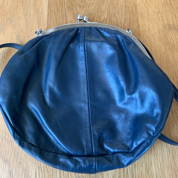 Vintage Leather Navy Crossbody Bag / lattice pattern on front & kiss lock - Picture 5 of 6